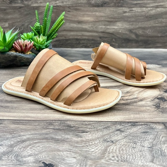NIB Born Sassafrass Slip On Slide Thong Flat Sandal Brown Cognac Leather 8M 39 - Picture 4 of 12